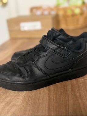 Nike Kids Black Low-Top Velcro & Lace Sneakers